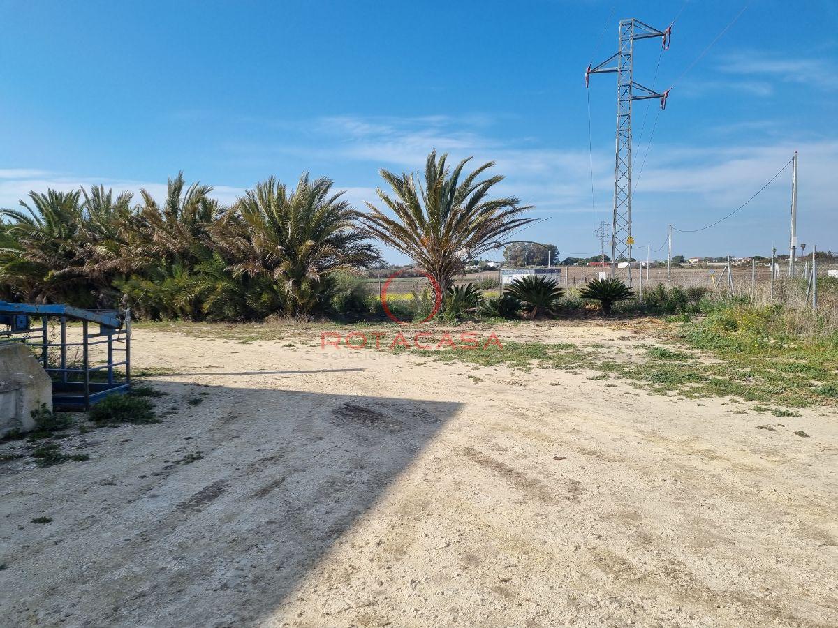 For sale of rural property in Rota