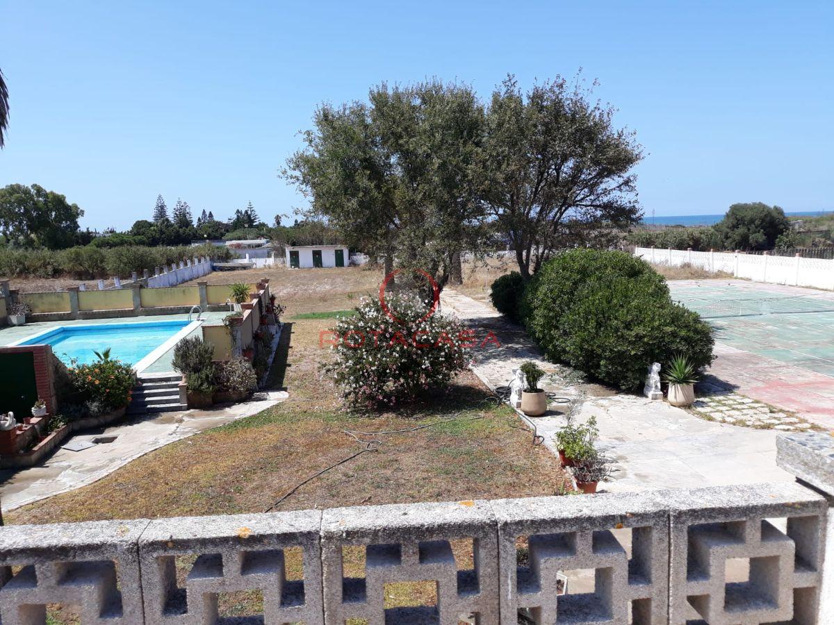 For sale of rural property in Rota