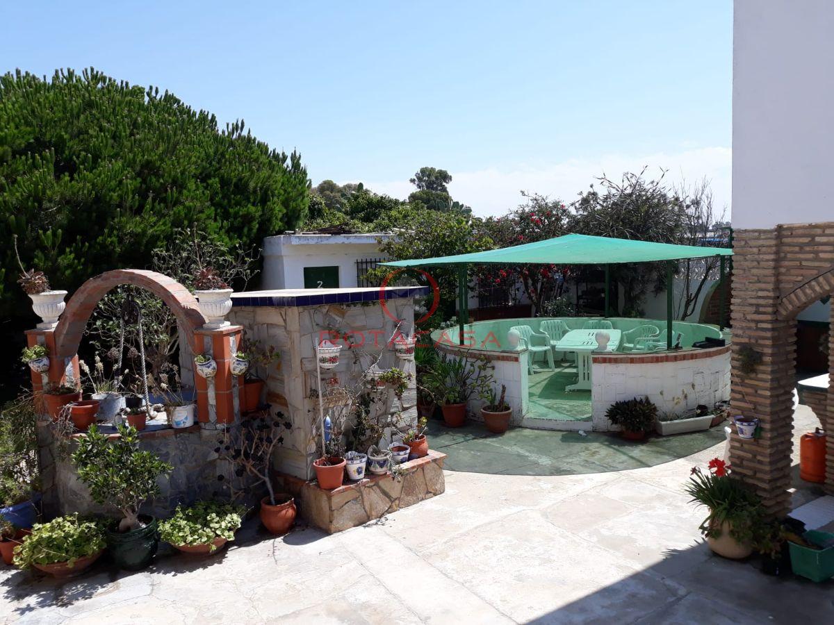 For sale of rural property in Rota