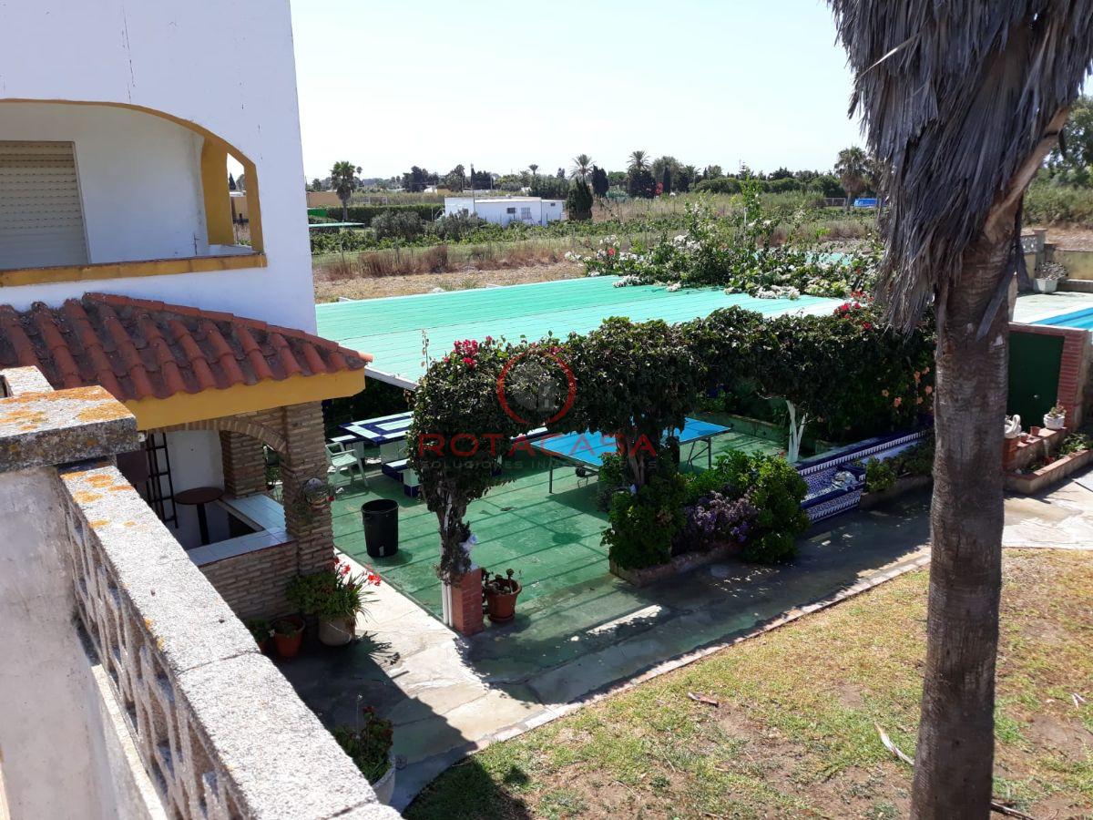 For sale of rural property in Rota