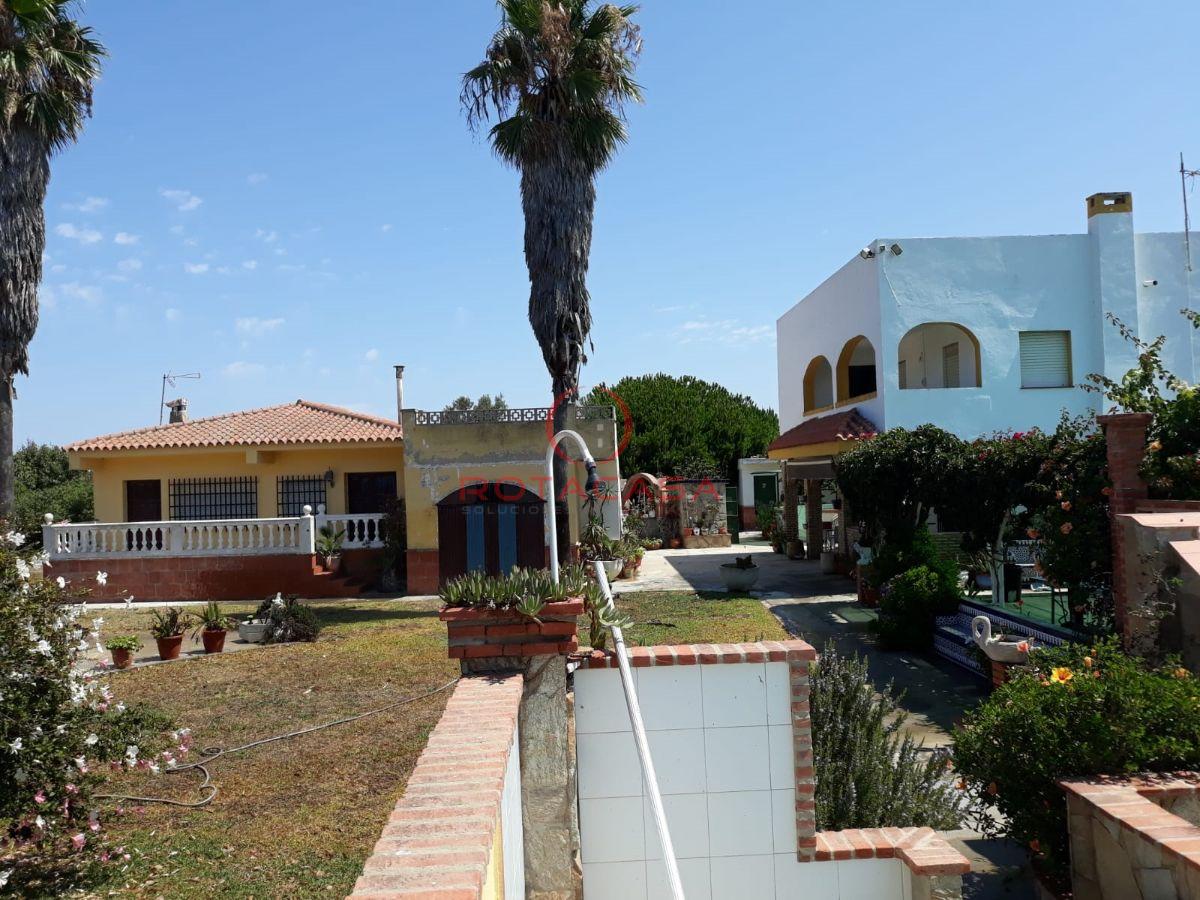 For sale of rural property in Rota