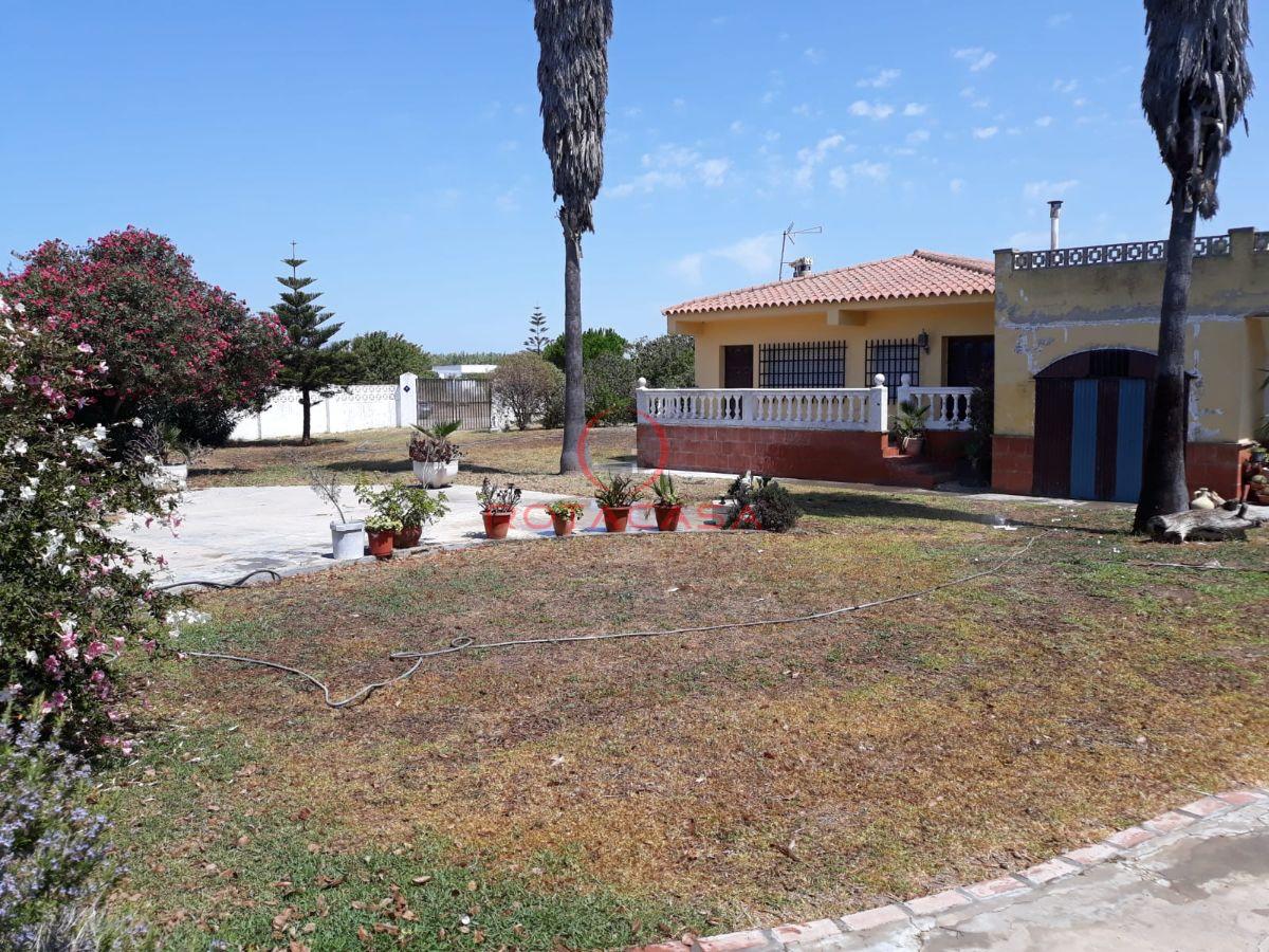 Venta de finca rústica en Rota