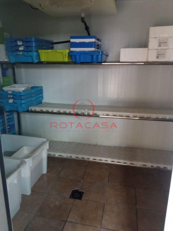 Venta de local comercial en Rota