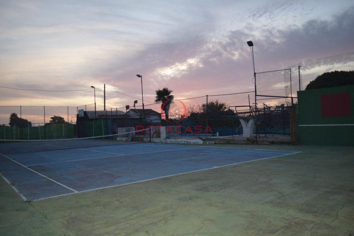 For sale of rural property in Rota