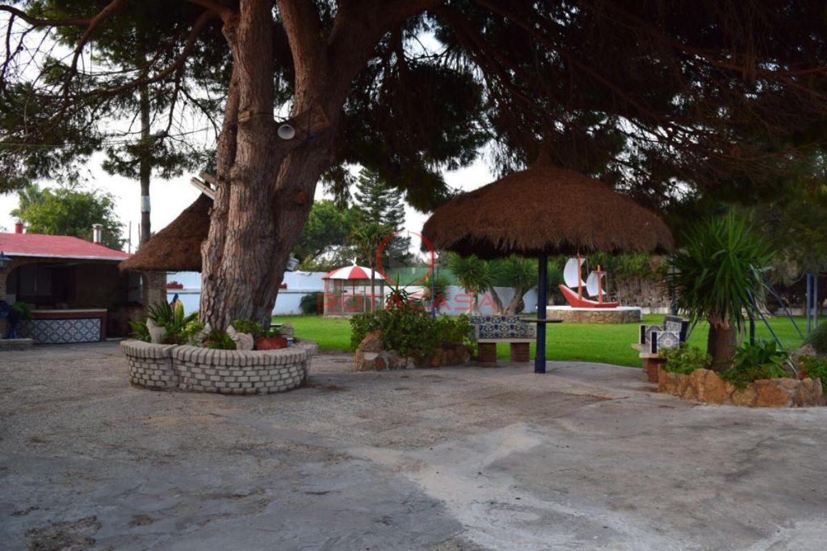 For sale of rural property in Rota