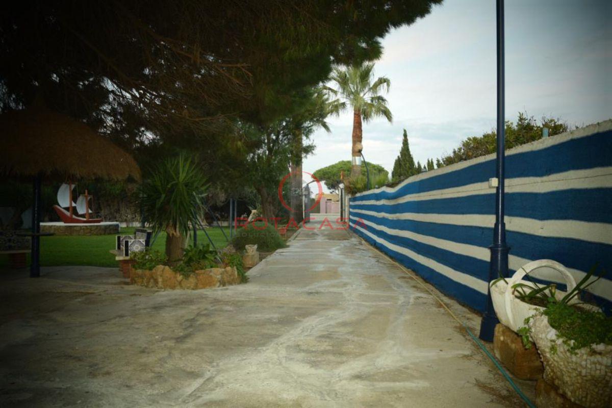 For sale of rural property in Rota