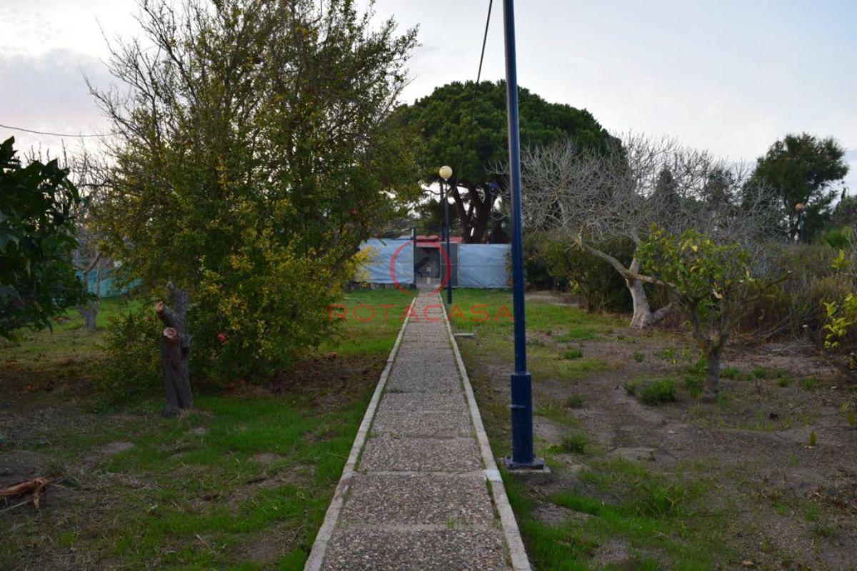 For sale of rural property in Rota
