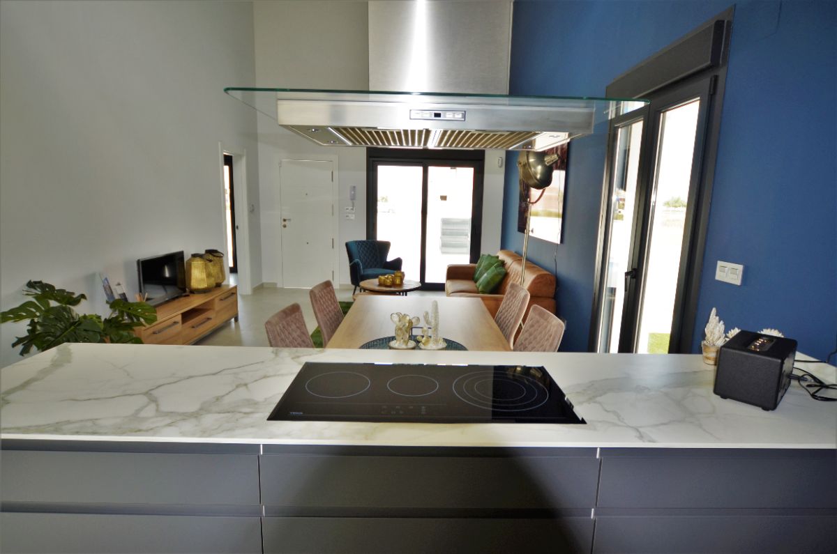 For sale of villa in Daya Nueva