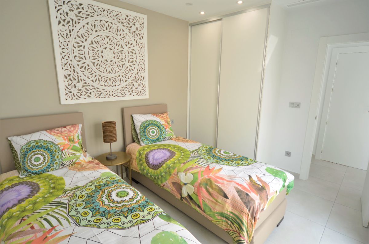 For sale of villa in Daya Nueva