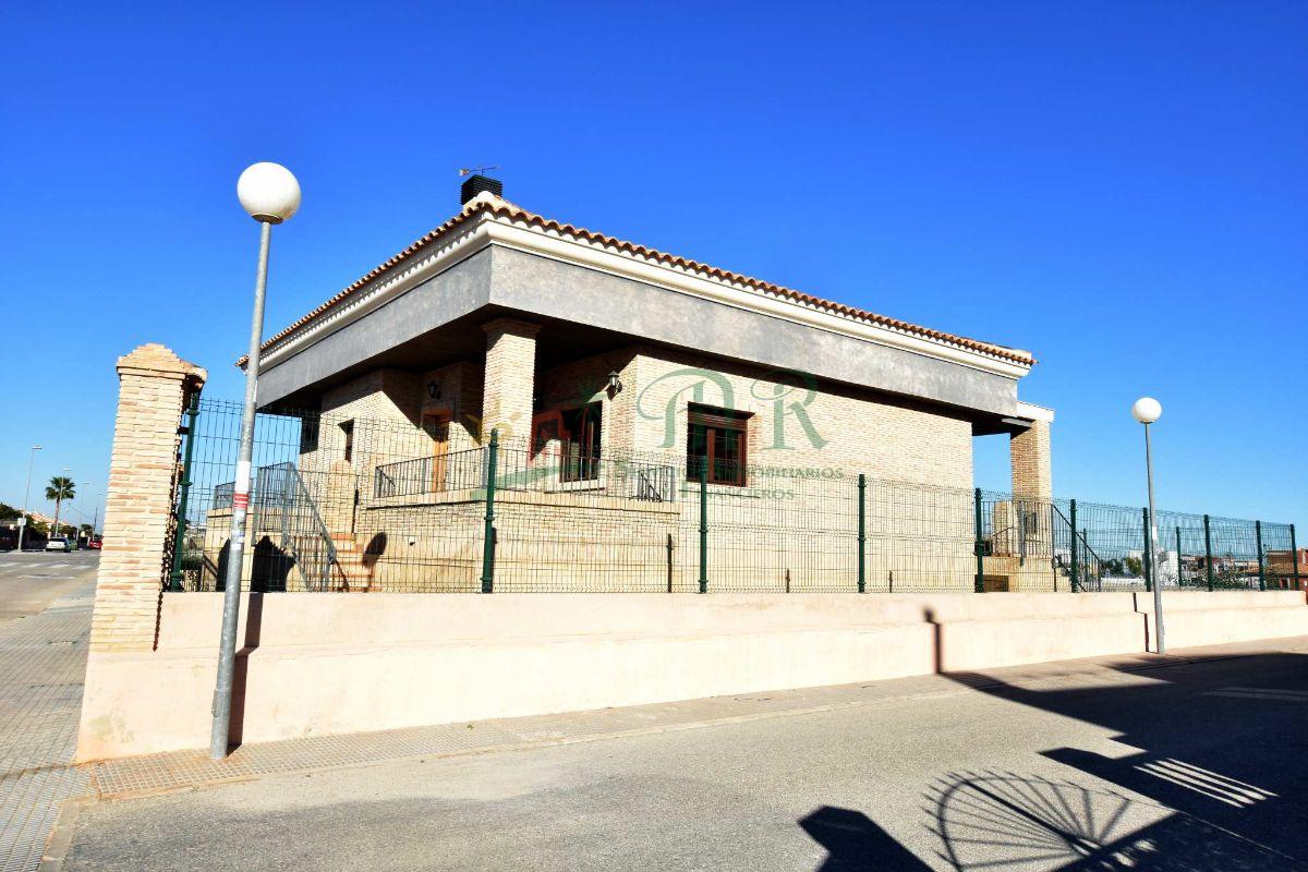 Venta de villa en Los Montesinos