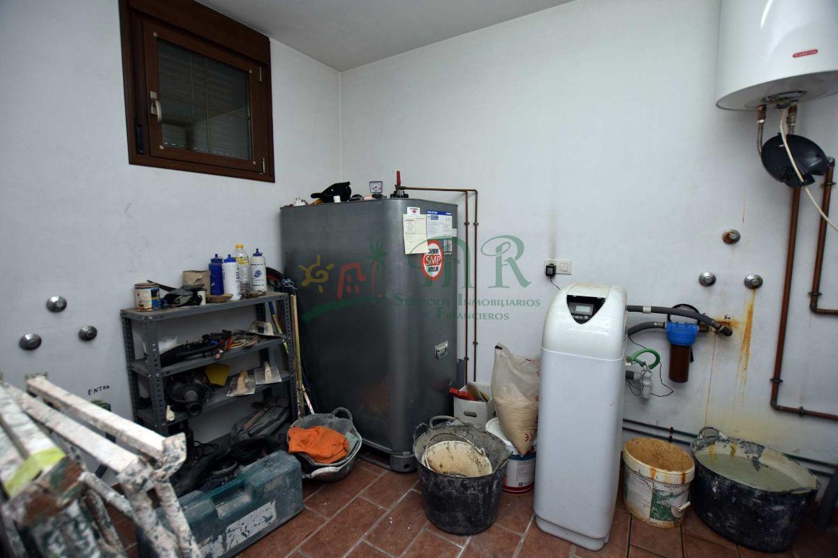 Venta de villa en Los Montesinos