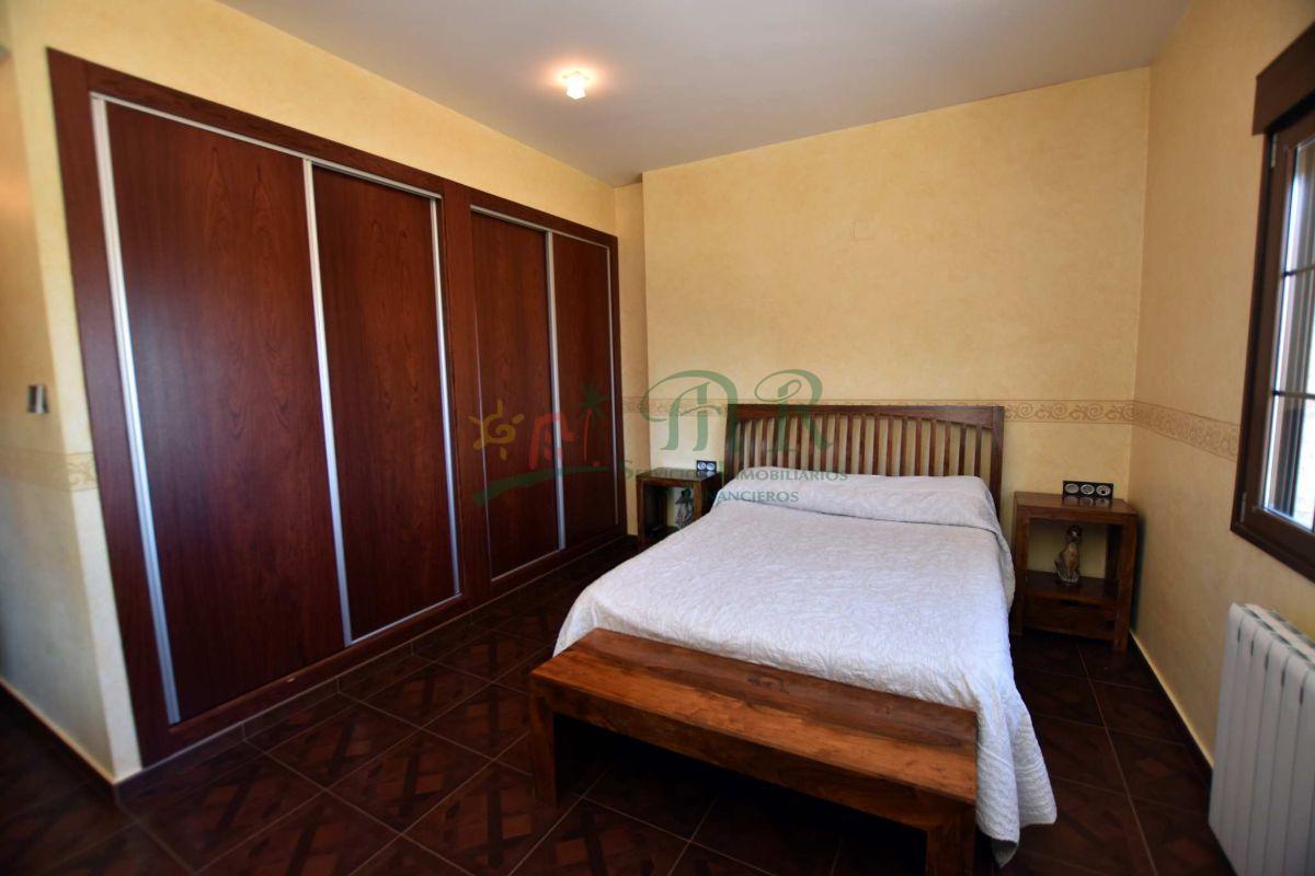 Venta de villa en Los Montesinos
