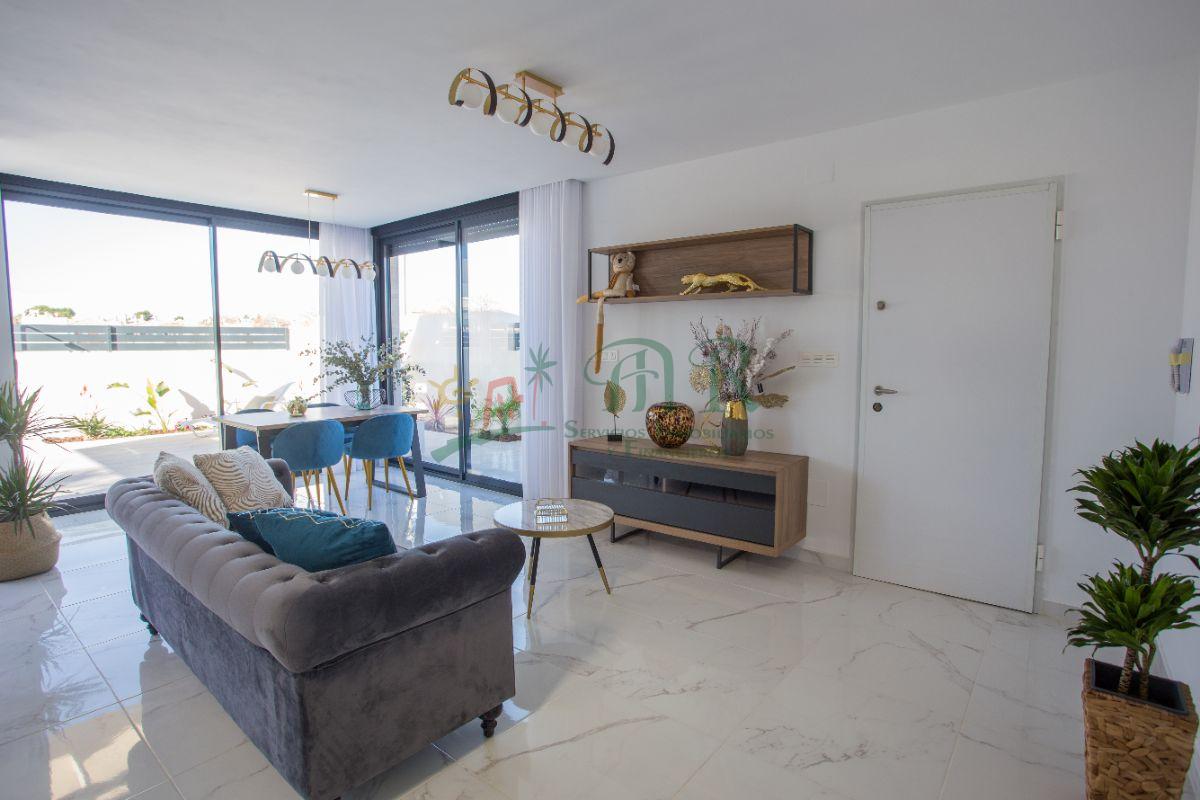 Venta de villa en Los Montesinos