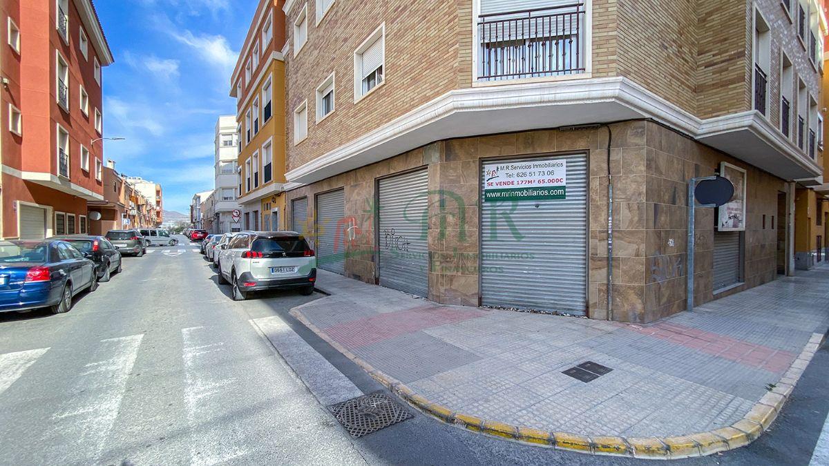 For sale of commercial in Aspe