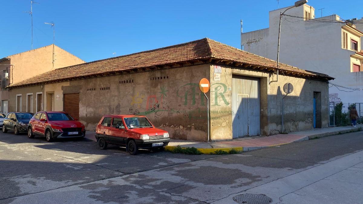 For sale of industrial plant/warehouse in Almoradí