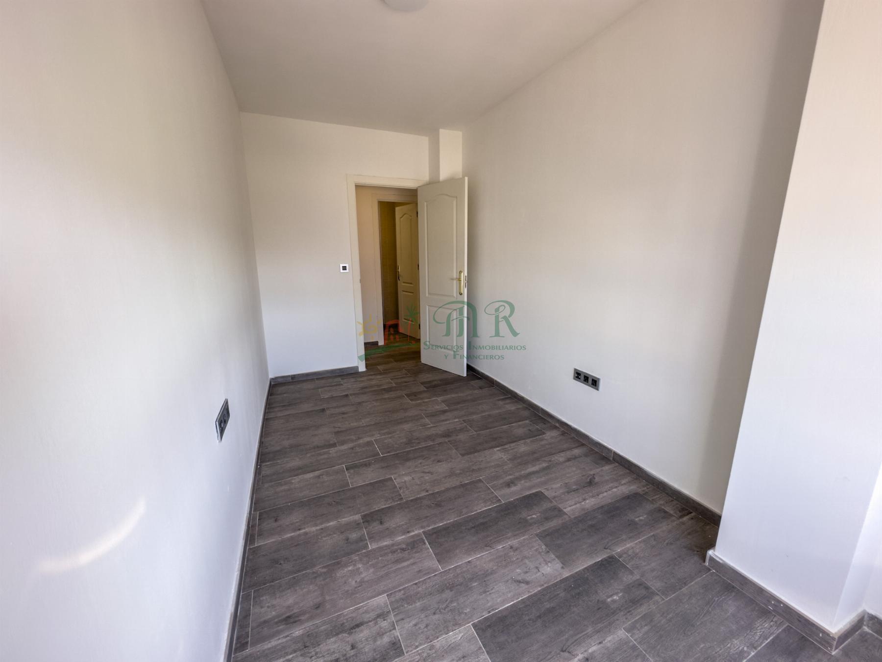 For sale of flat in Almoradí