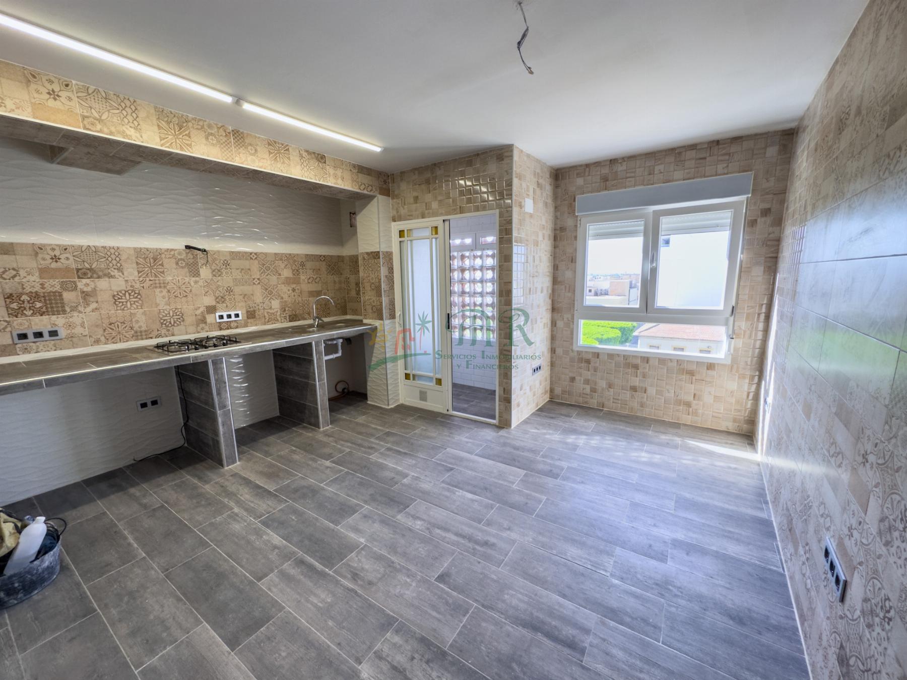 For sale of flat in Almoradí