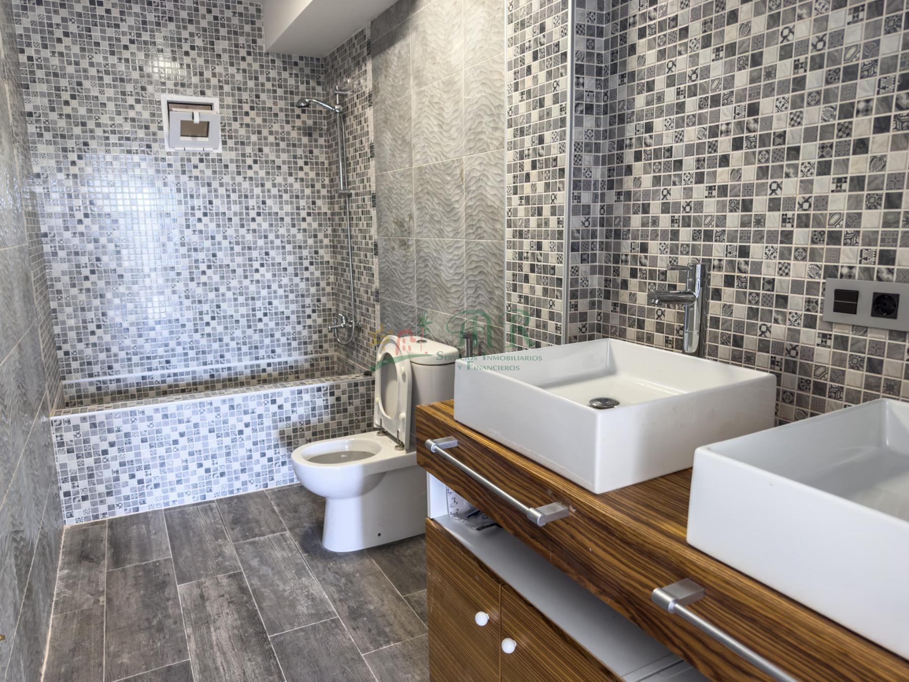 For sale of flat in Almoradí
