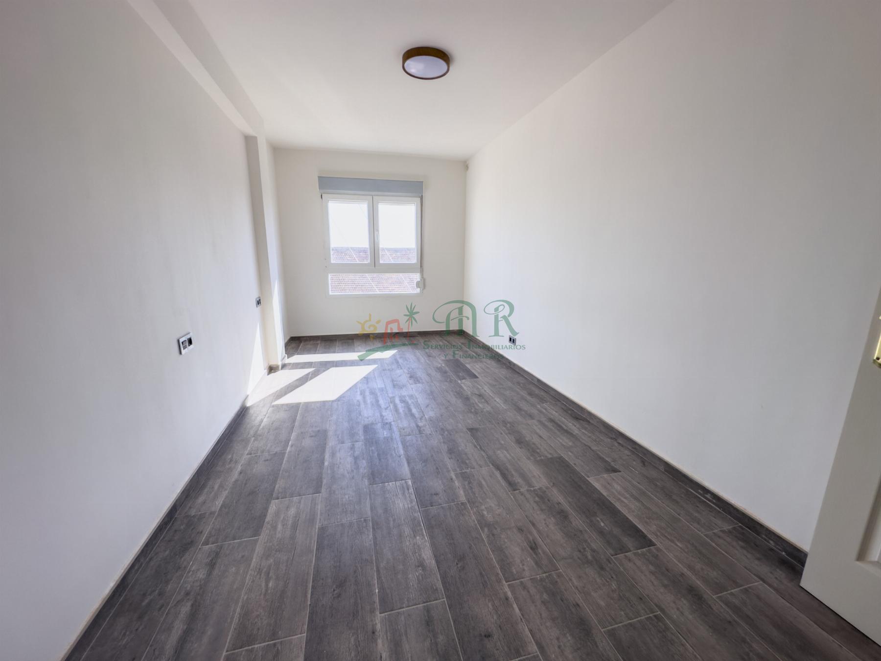 For sale of flat in Almoradí