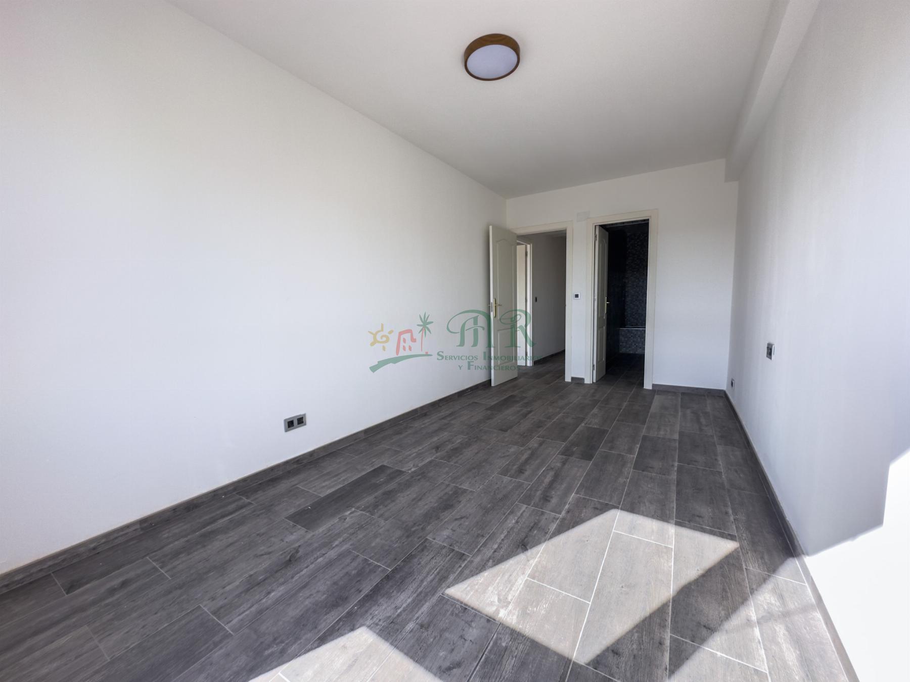 For sale of flat in Almoradí