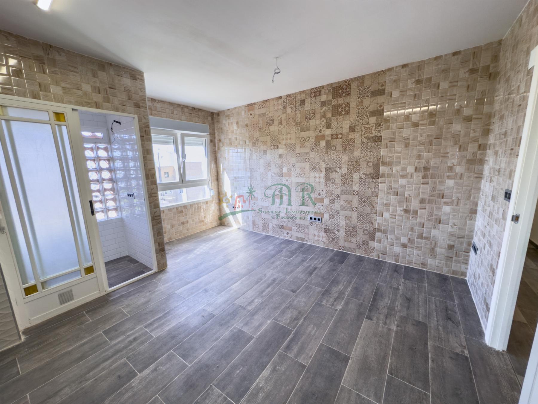 For sale of flat in Almoradí