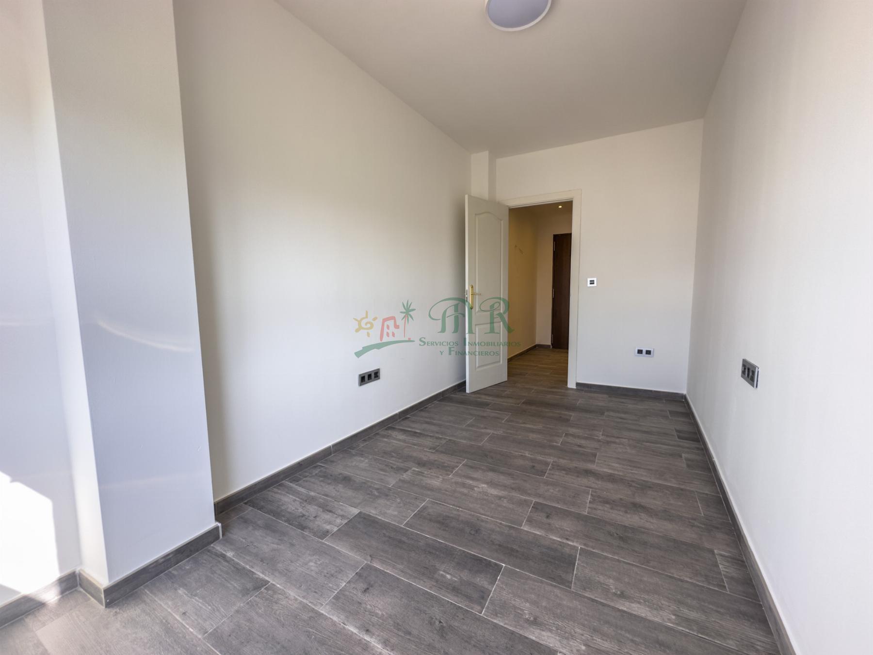 For sale of flat in Almoradí