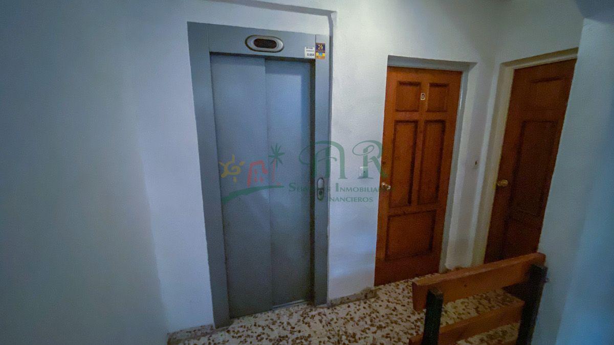 For sale of flat in Almoradí