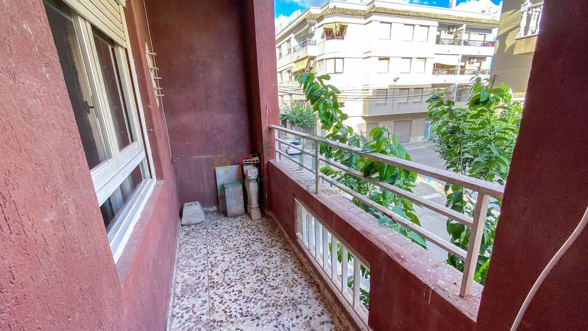 For sale of flat in Almoradí