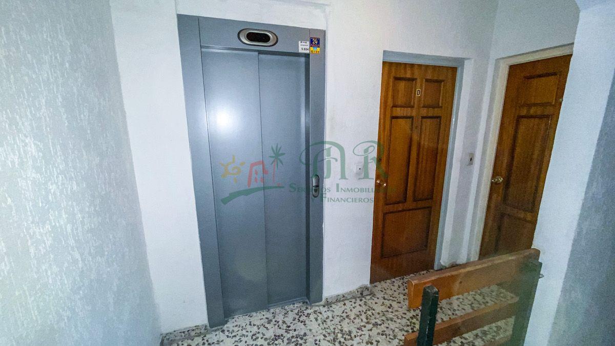 For sale of flat in Almoradí