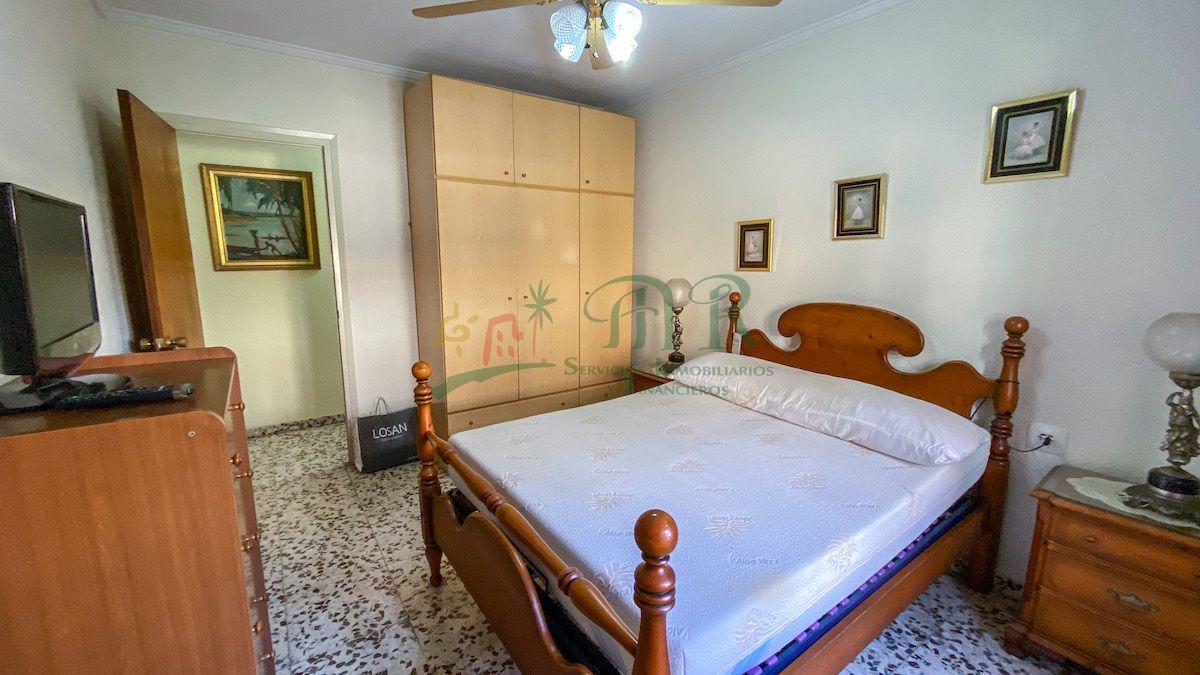 For sale of flat in Almoradí