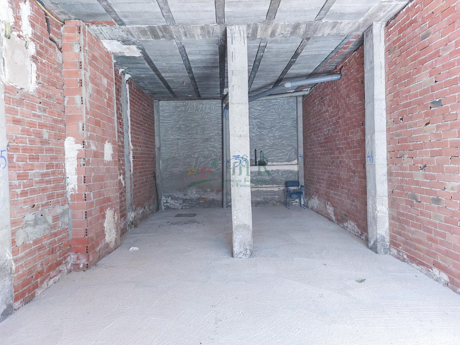 For sale of commercial in Catral