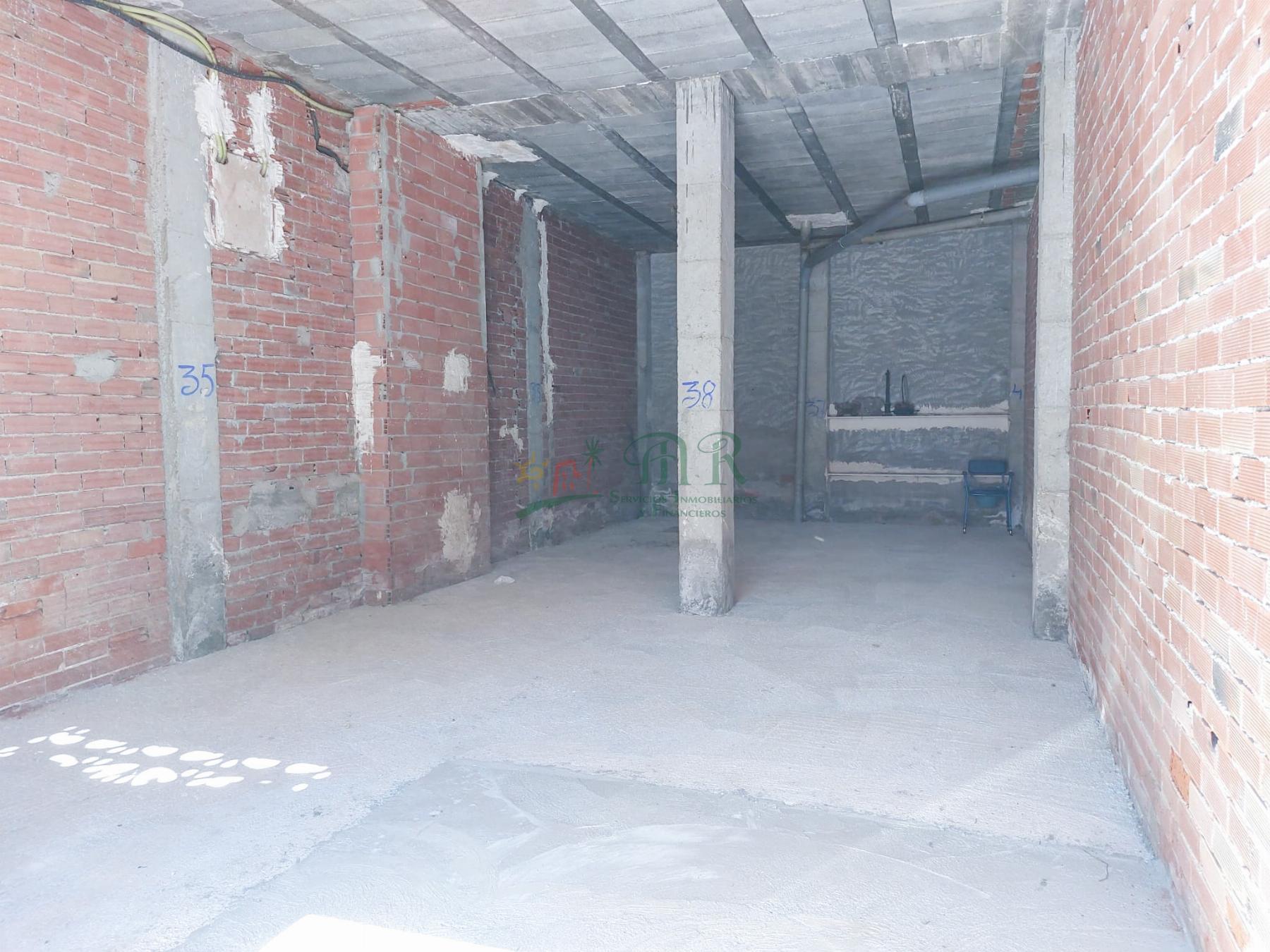 For sale of commercial in Catral