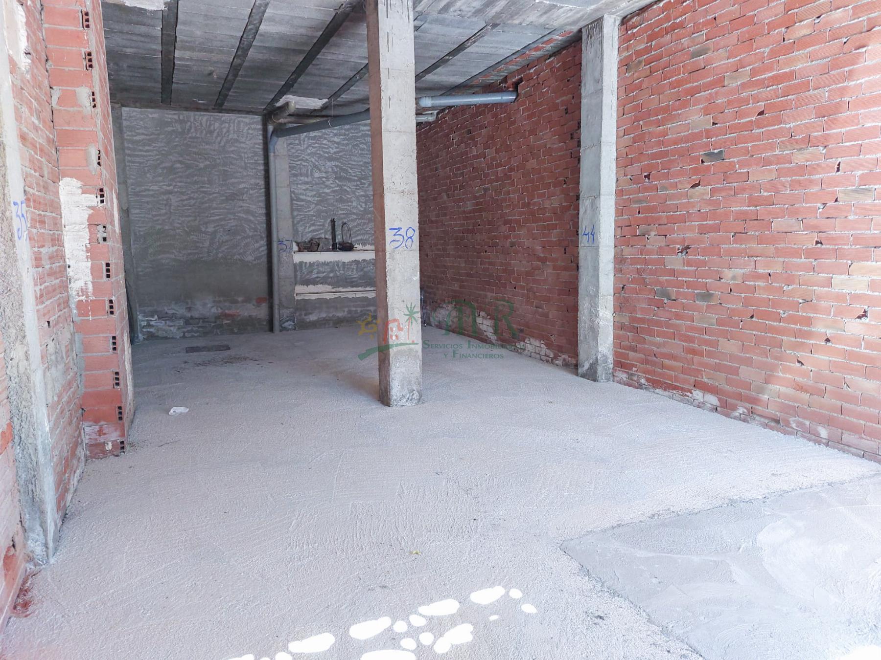 For sale of commercial in Catral