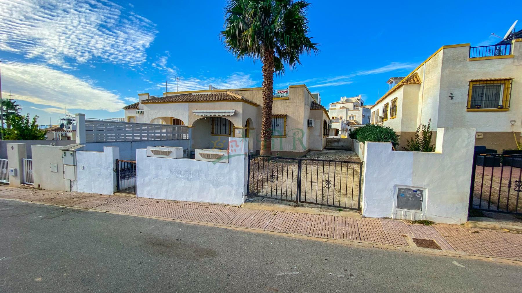 For sale of chalet in San Fulgencio