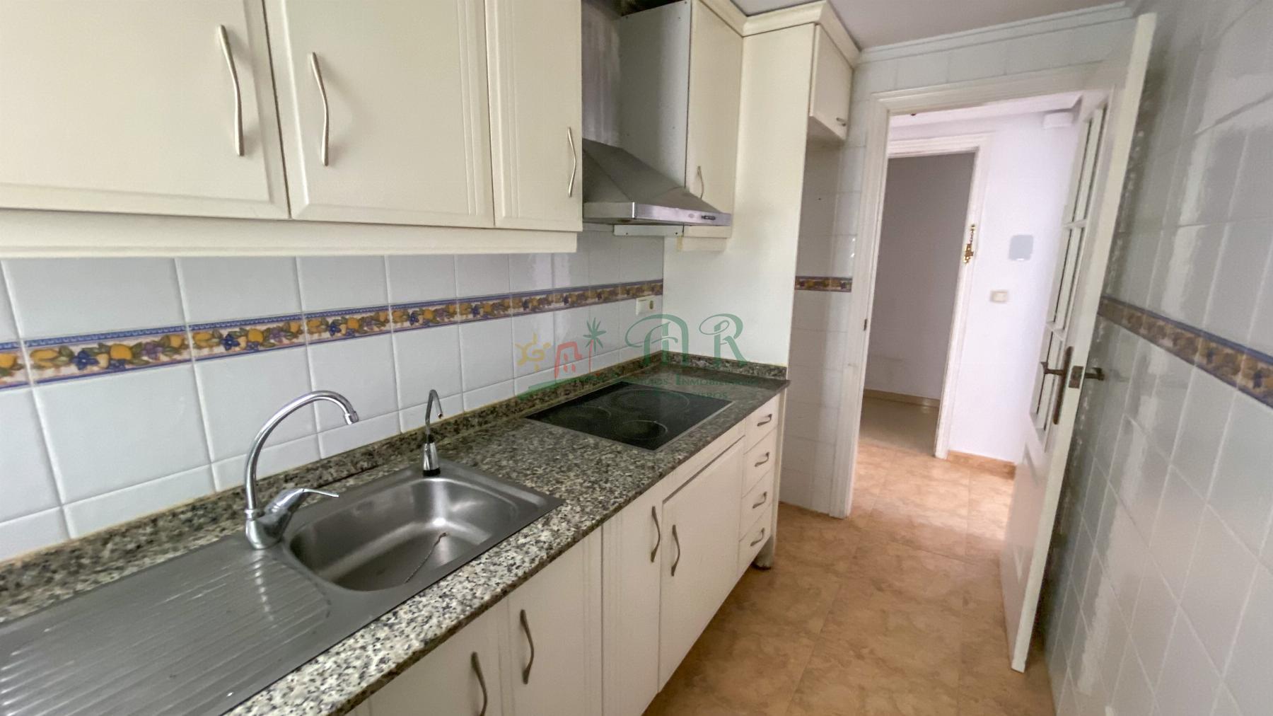 For sale of apartment in Guardamar del Segura