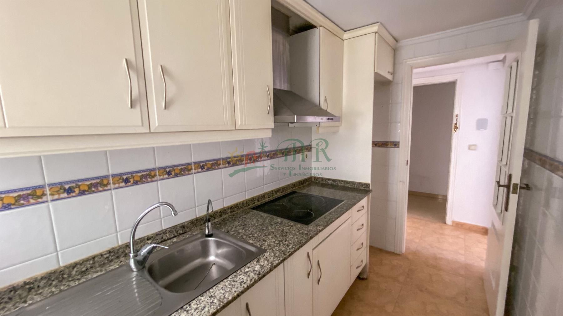 For sale of apartment in Guardamar del Segura