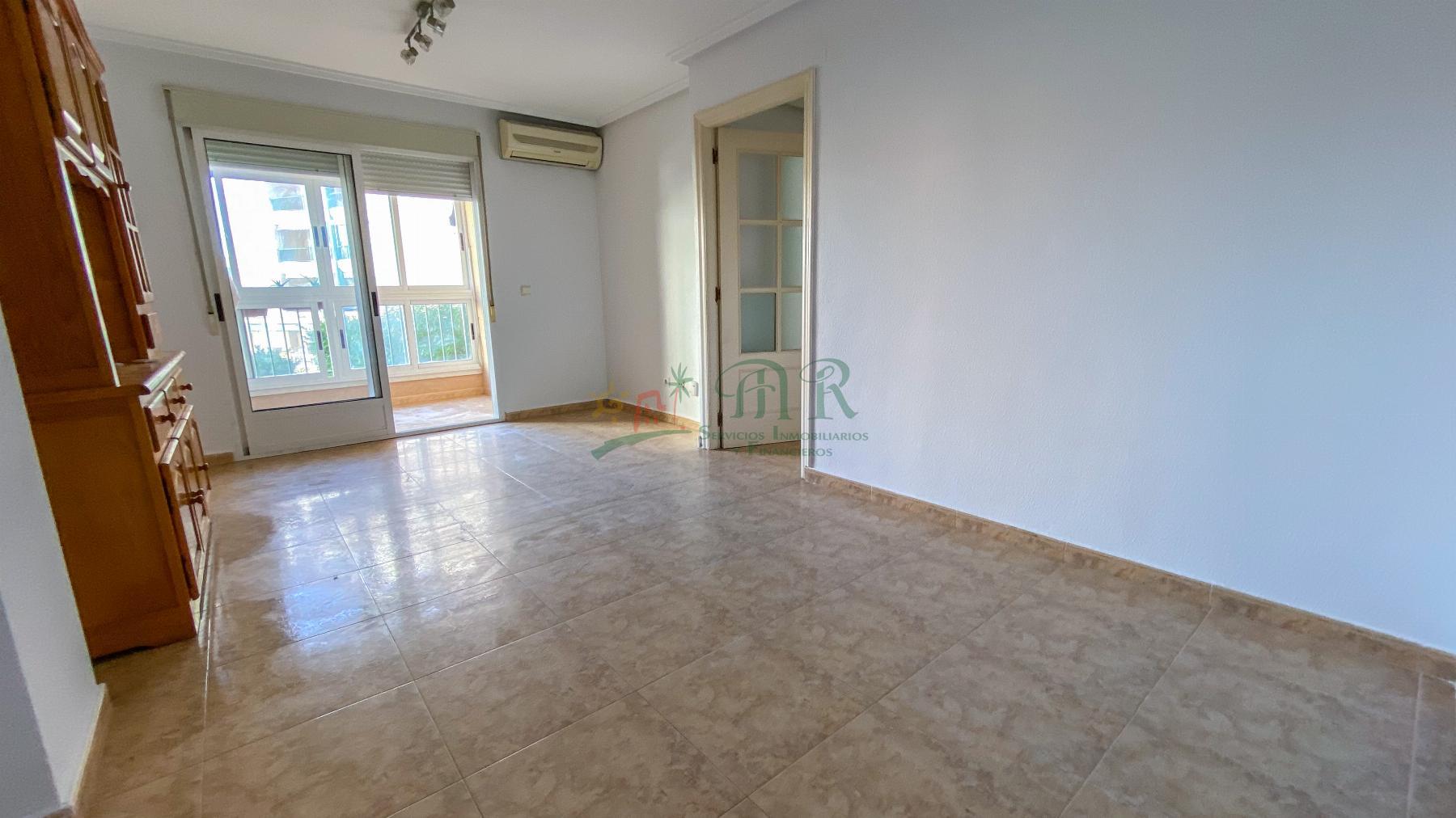 For sale of apartment in Guardamar del Segura