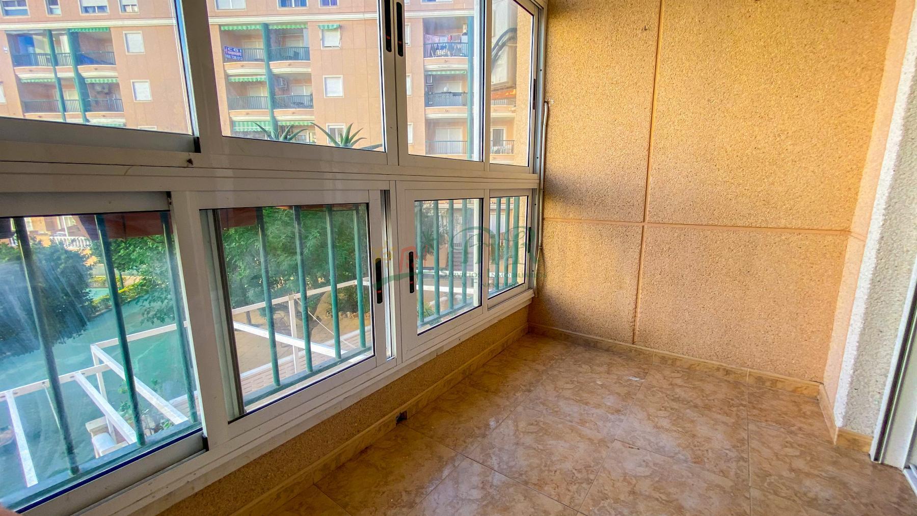 For sale of apartment in Guardamar del Segura