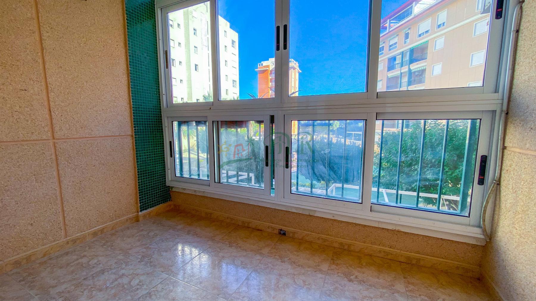 For sale of apartment in Guardamar del Segura