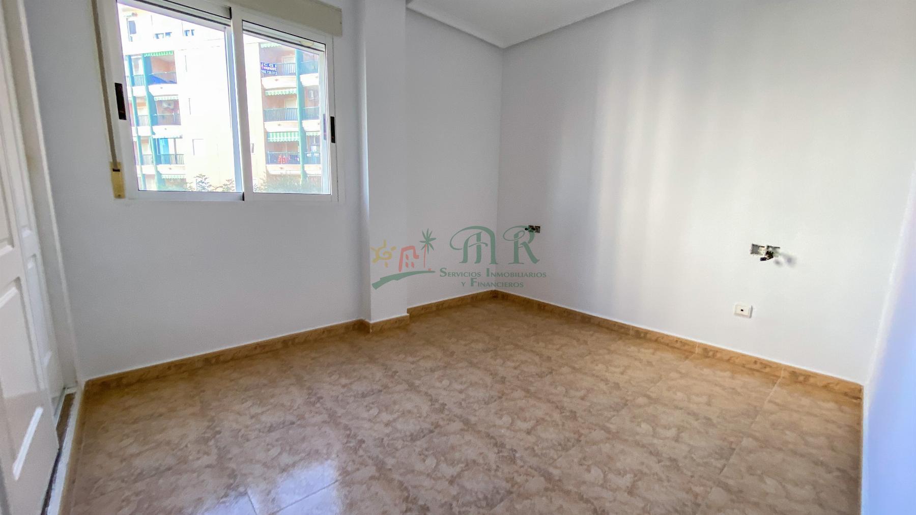 For sale of apartment in Guardamar del Segura