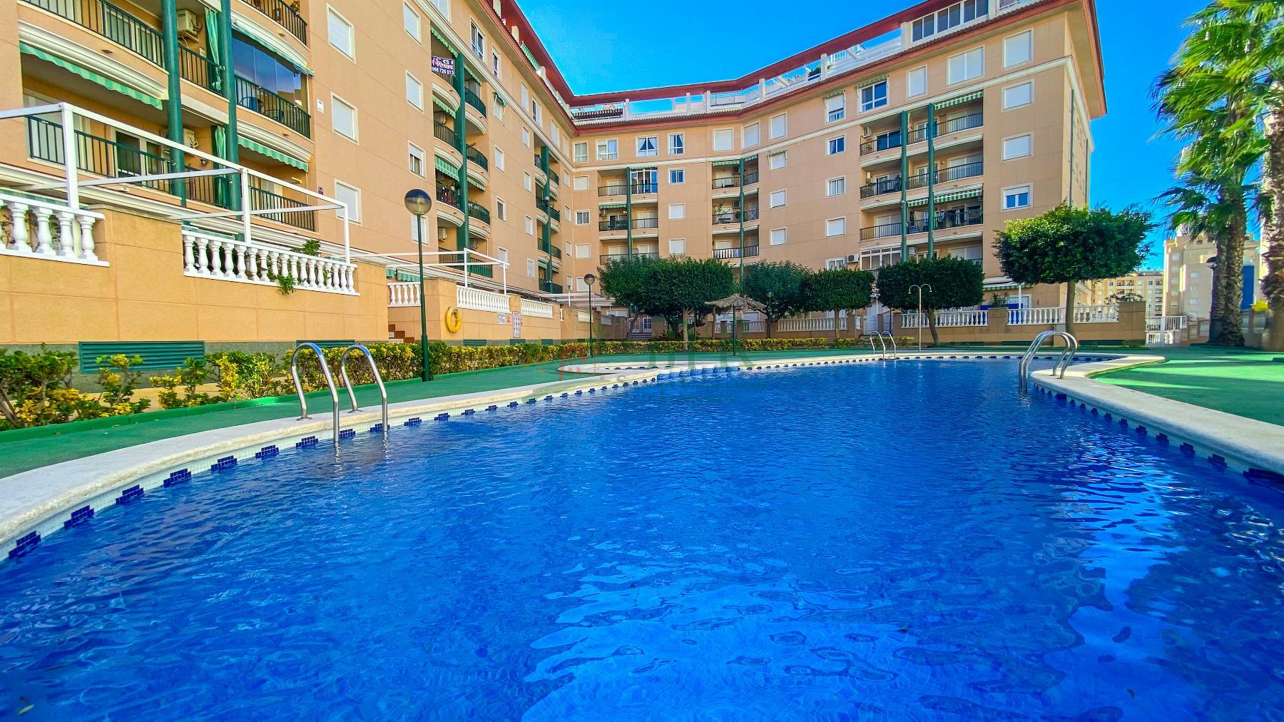 For sale of apartment in Guardamar del Segura