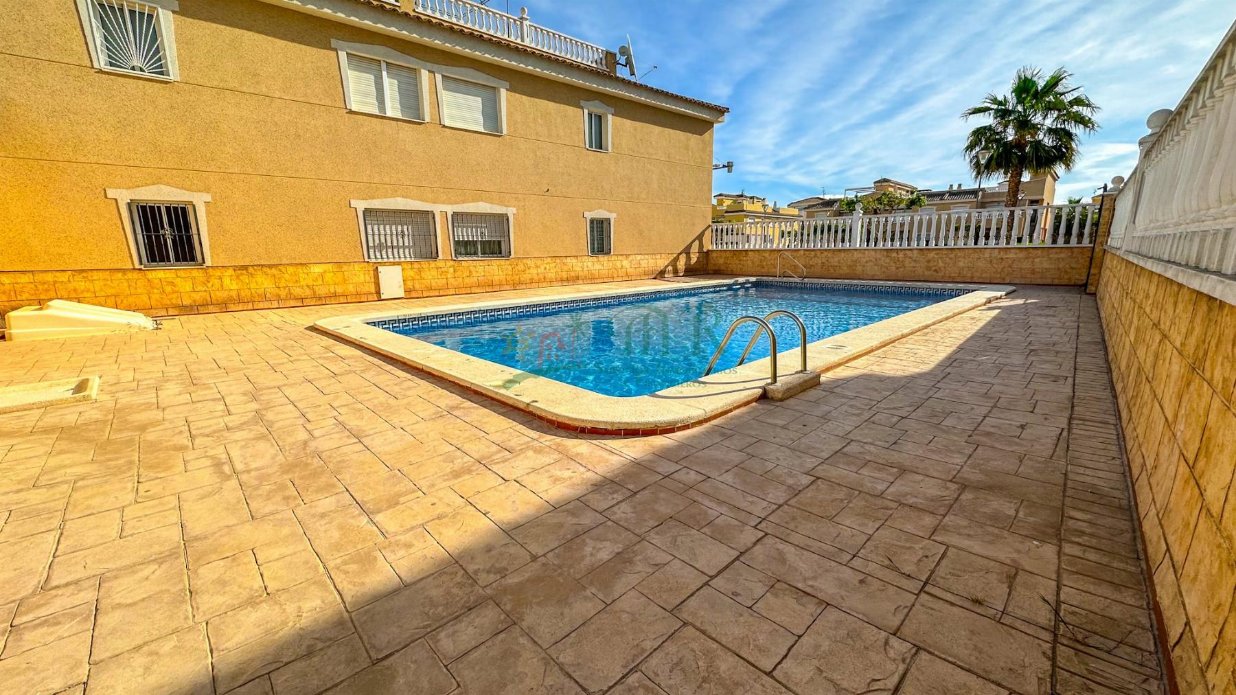 For sale of apartment in Formentera del Segura