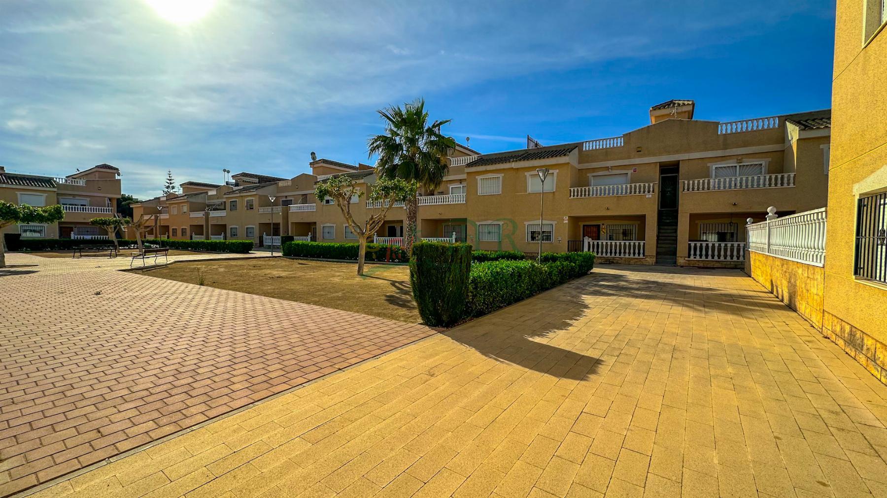 For sale of apartment in Formentera del Segura