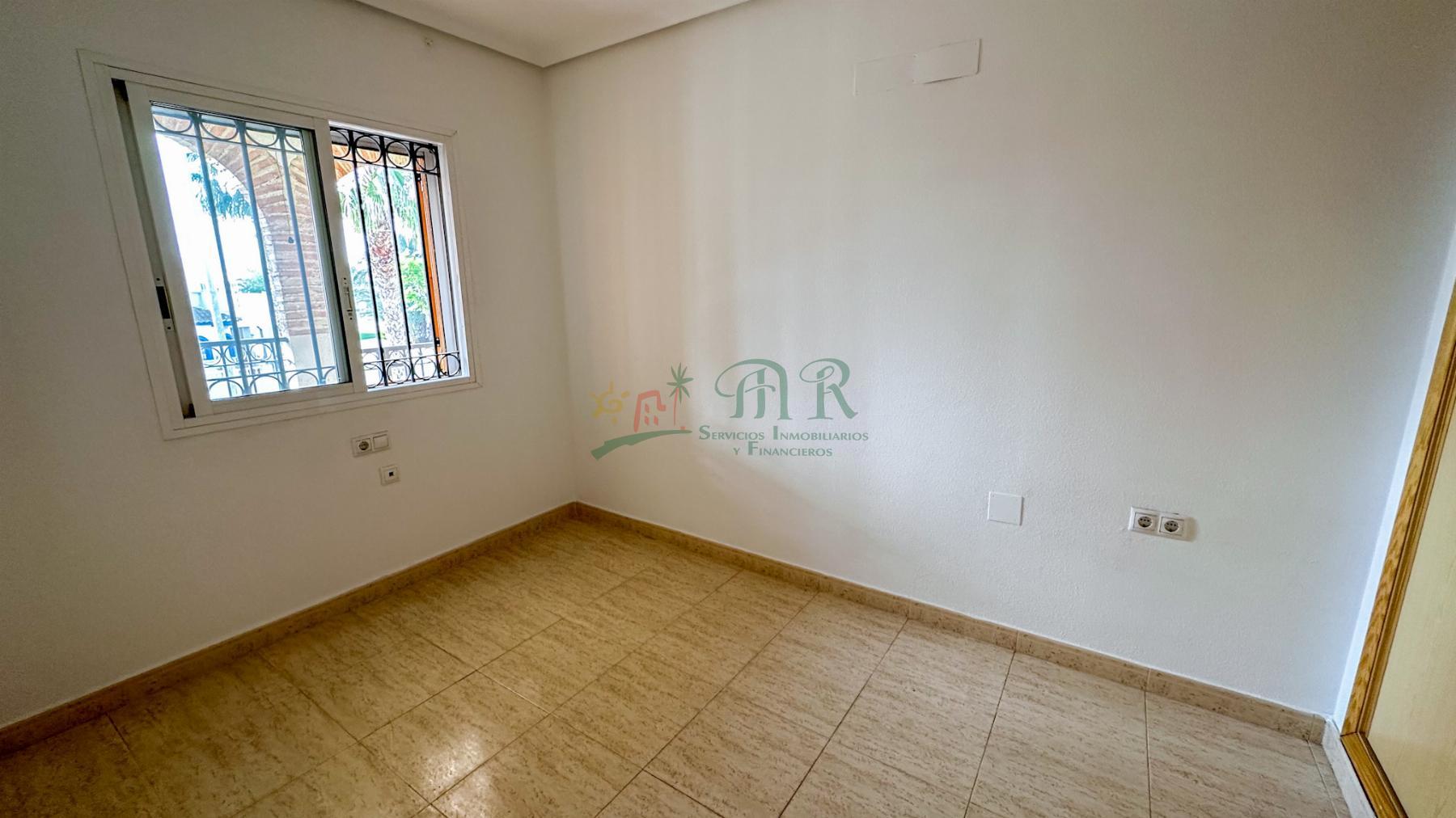 For sale of duplex in Daya Vieja