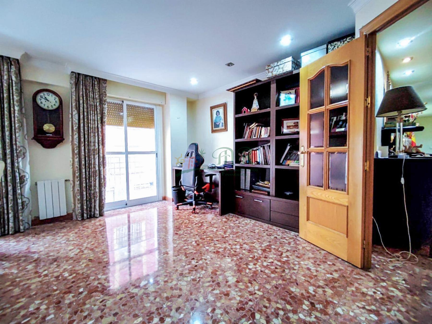 For sale of flat in Elche-Elx