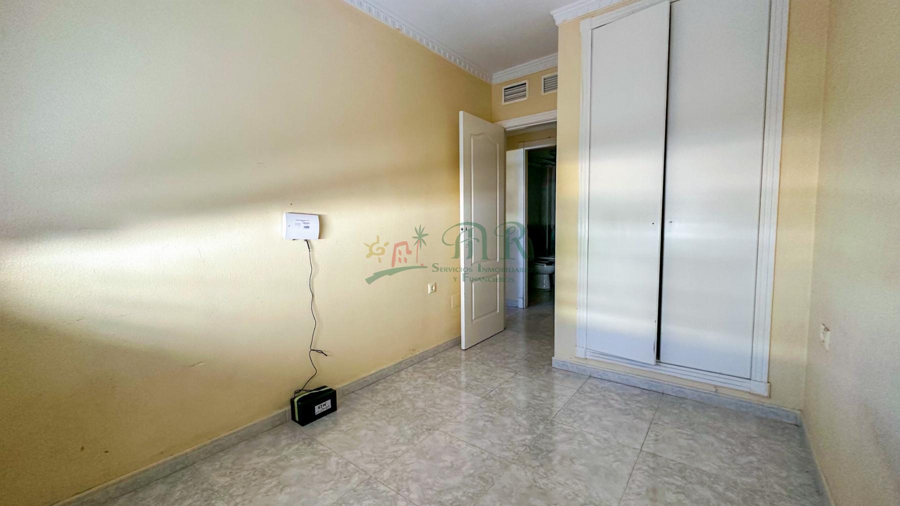 For sale of apartment in Almoradí