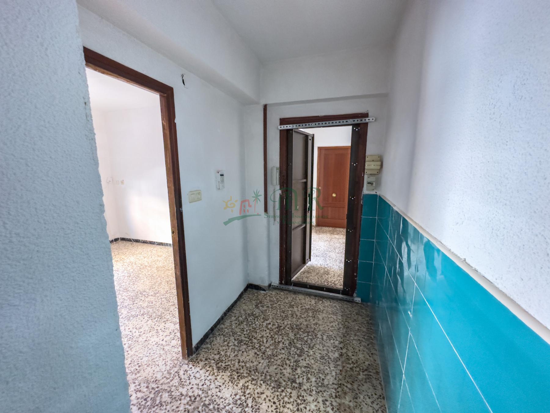 For sale of flat in Almoradí