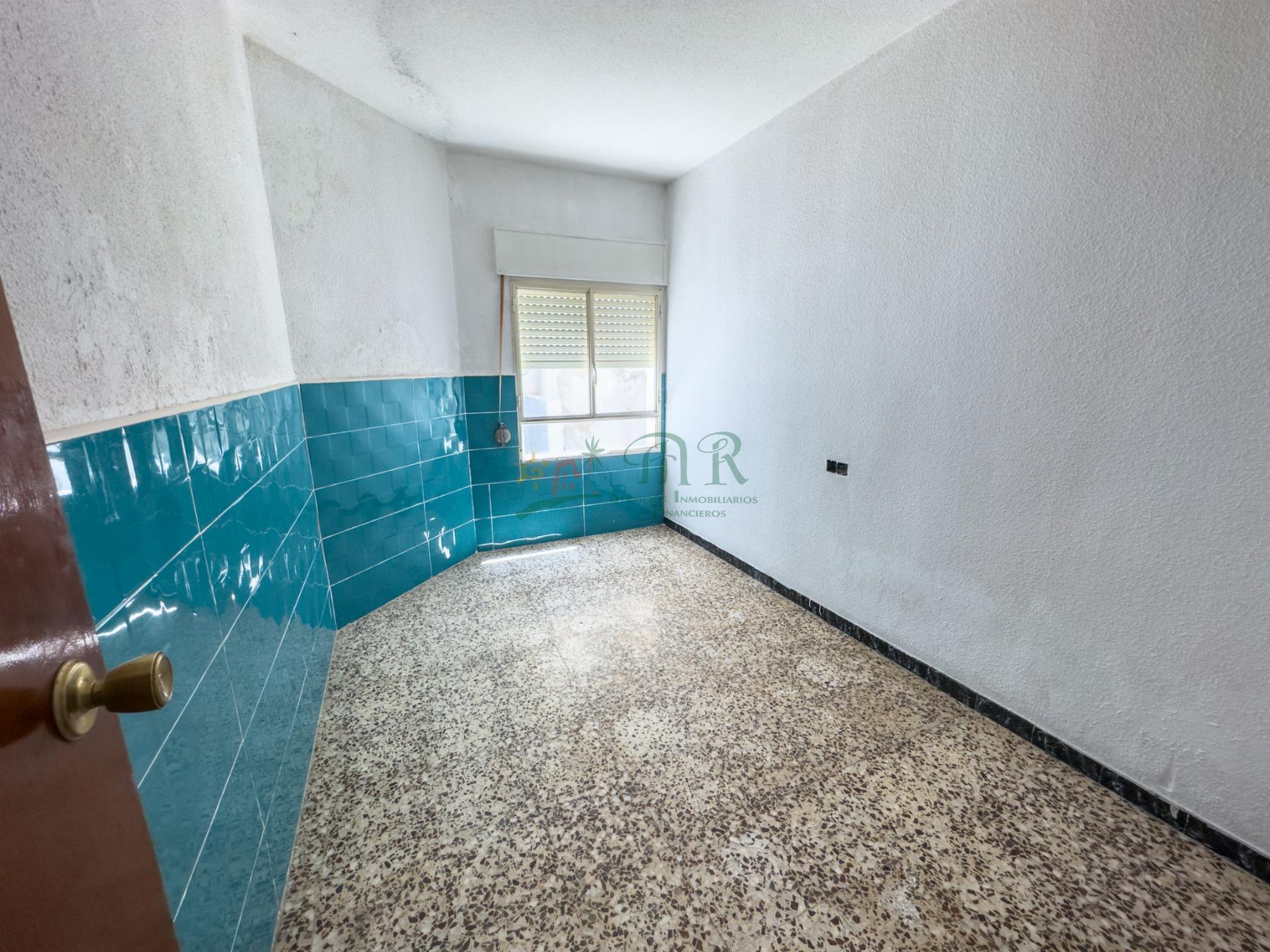 For sale of flat in Almoradí