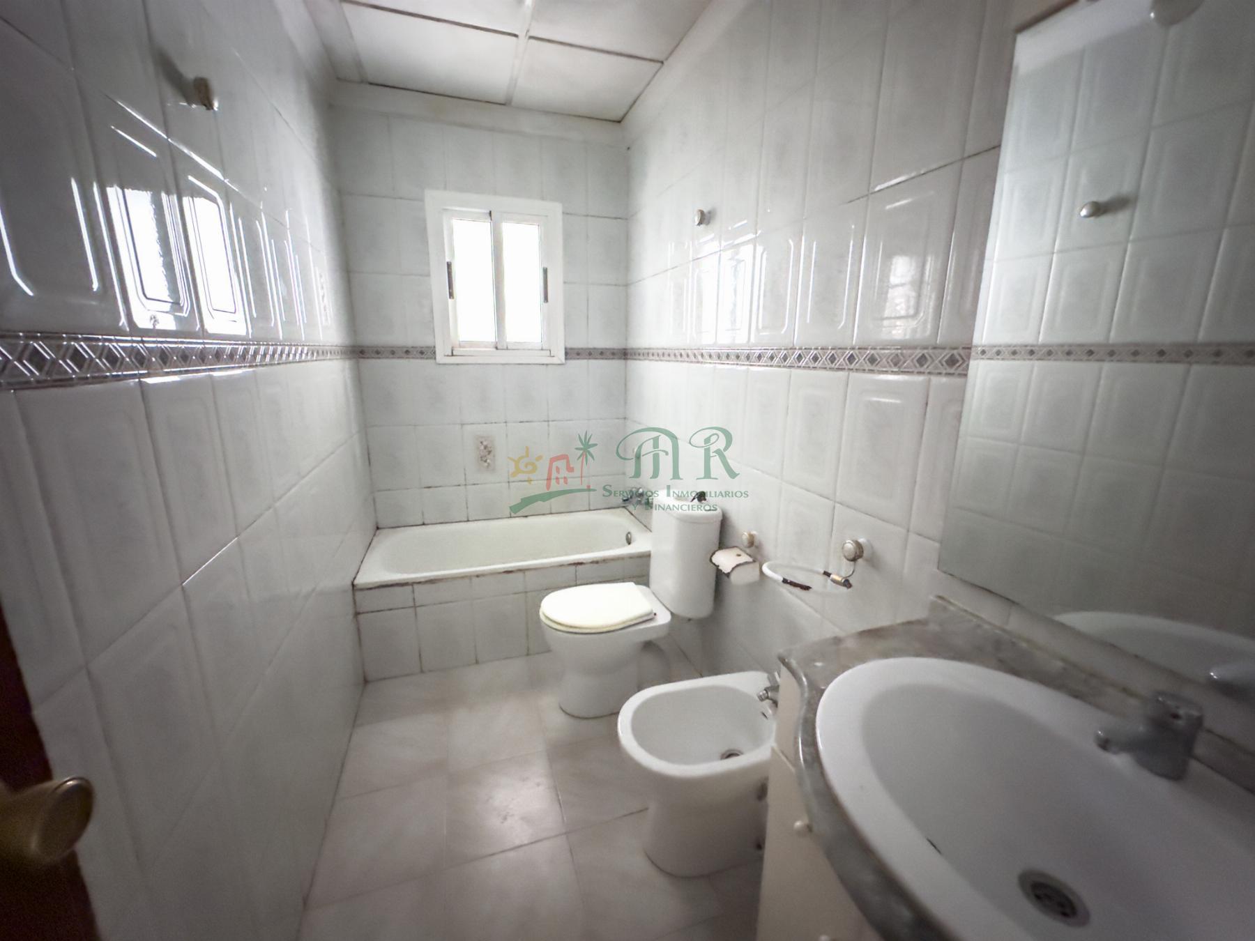 For sale of flat in Almoradí