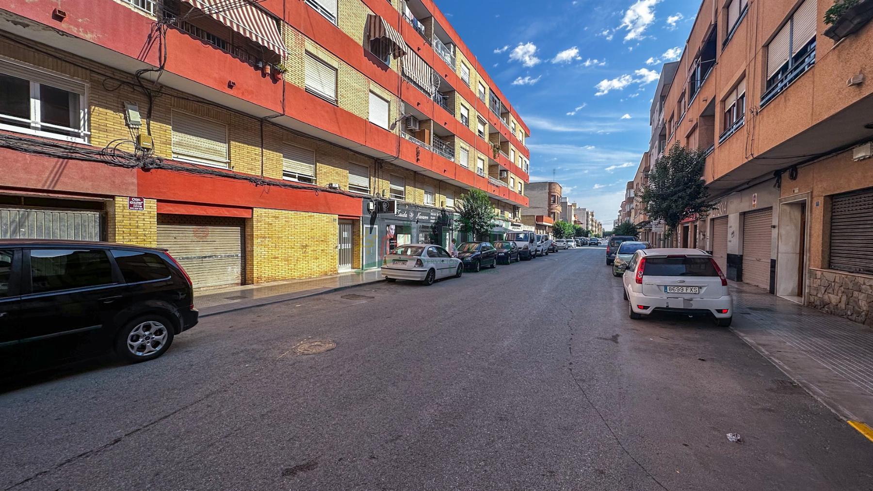 For sale of commercial in Almoradí